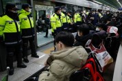 전장연 "서울시 무책임에 관용 없어···출근길 지하철 시위 포기 않겠다"